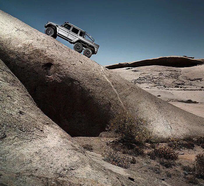 تصاویر | دایناسور ماشینها؛ بنز کمیابی که از دیوار صاف بالا میرود