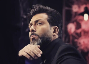 عکس | استایل رنگارنگ مجید واشقانی در سلفی باربد بابایی از پشت صحنه پدرخوانده!