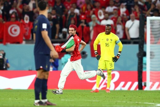 ببینید | حضور یک جیمی جامپ در بازی فرانسه - تونس با پرچم فلسطین