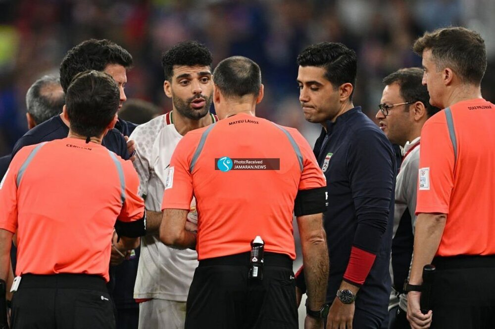 عکس | طارمی همچنان در حال چانه زنی با داور