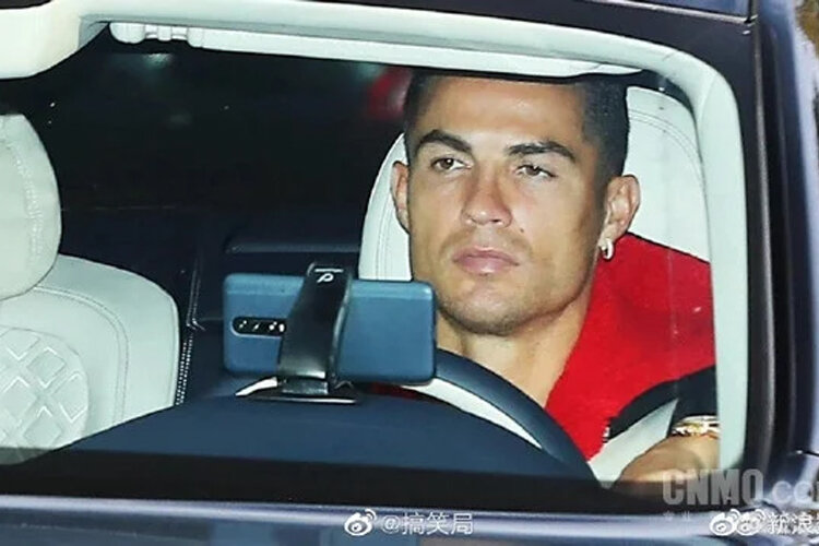 تصویر پربازدید از گوشی کریس رونالدو جعلی از آب درآمد / عکس