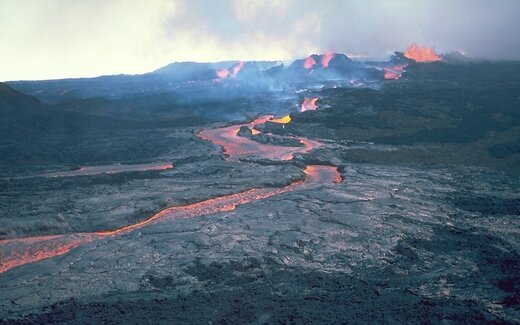 فوران بزرگترین آتشفشان جهان پس از ۴۰ سال خاموشی