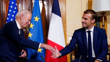 روابط فرانسه و آمریکا بر لبه تیغ؛ مکرون از اظهاراتش پا پس کشید؟