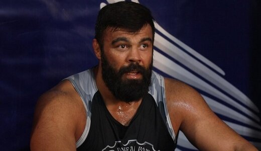 عکس | شوخی با امیر علی اکبری در فضای مجازی!