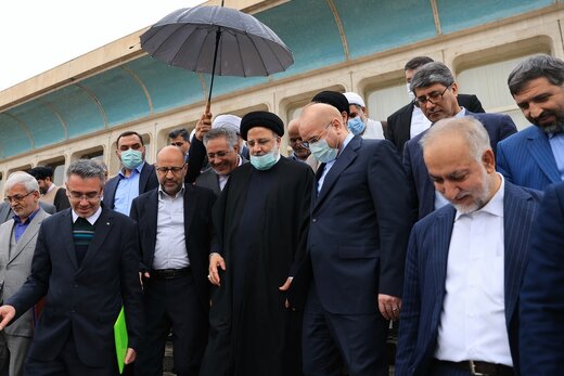 دو سیاستمدار، زیر یک چتر نگنجند! / خوانش سیاسی از عکس متفاوت قالیباف و رئیسی، جنجال‌برانگیز شد
