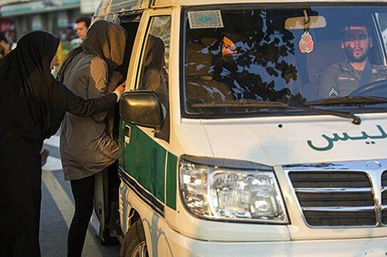 آیا بحران سازی در حوزه حجاب برای فراموشی ناکارآمدی دولت در حوزه اقتصادی است؟/ اقتصاد یا حجاب، کدام «مسئله اصلی» کشور است؟ 3