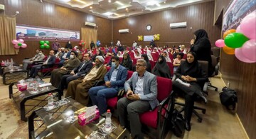 تقدیر مدیرعامل سازمان منطقه آزاد قشم از دانشآموزان مدرسه استثنایی قشم تقدیر مدیرعامل سازمان منطقه آزاد قشم از دانشآموزان مدرسه استثنایی قشم