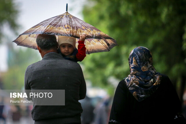 بارش باران در نقاط مختلف کشور/ کاهش ۴ تا ۷ درجه‌ای دما در ۵ استان