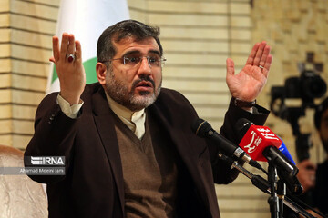 وزیر ارشاد: برخی هنرمندانی که الان علیه نظام صحبت میکنند، از عفوشدگان سال ۹۸ هستند / رئیسی با مشورت رهبری  آنان را عفو کرد  وزیر ارشاد: برخی هنرمندانی که الان علیه نظام صحبت میکنند، از عفوشدگان سال ۹۸ هستند / رئیسی با مشورت رهبری  آنان را عفو کرد