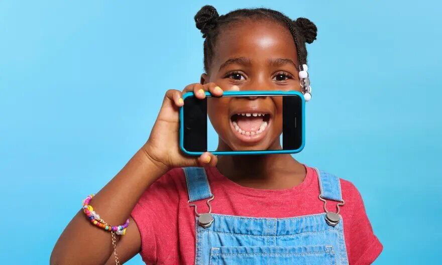 سن مجاز کودک برای استفاده از صفحه نمایش/ توصیههایی برای کمک به رشد فرزندان در عصر دیجیتال