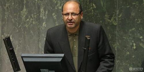 نماینده مجلس: به جای بازرسان آژانس که به آمریکا گزارش می‌دهند خود آمریکایی‌ها از تاسیسات بازدید کنند/ ترامپ دنبال جنگ نیست، دنبال معامله است!