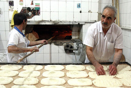 شگرد جدید برای آرد فروشی به نرخ آزاد/ چک‌لیست تخلفات نانوایی‌ها