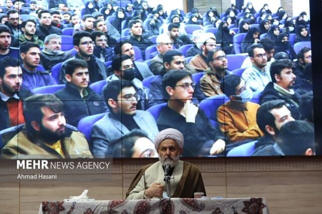 طائب برای اولینبار به جمع دانشجویی رفت / بدانید، حجم تهدید زیاد است، یک جایی سیستم شاید موفق نشود + عکسها 2