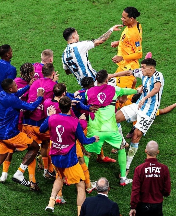 عکس | درگیری شدید بین بازیکنان آرژانتین و هلند