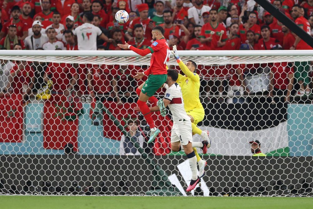 عکس | پرش عجیب بازیکن مراکش به سبک کریس رونالدو