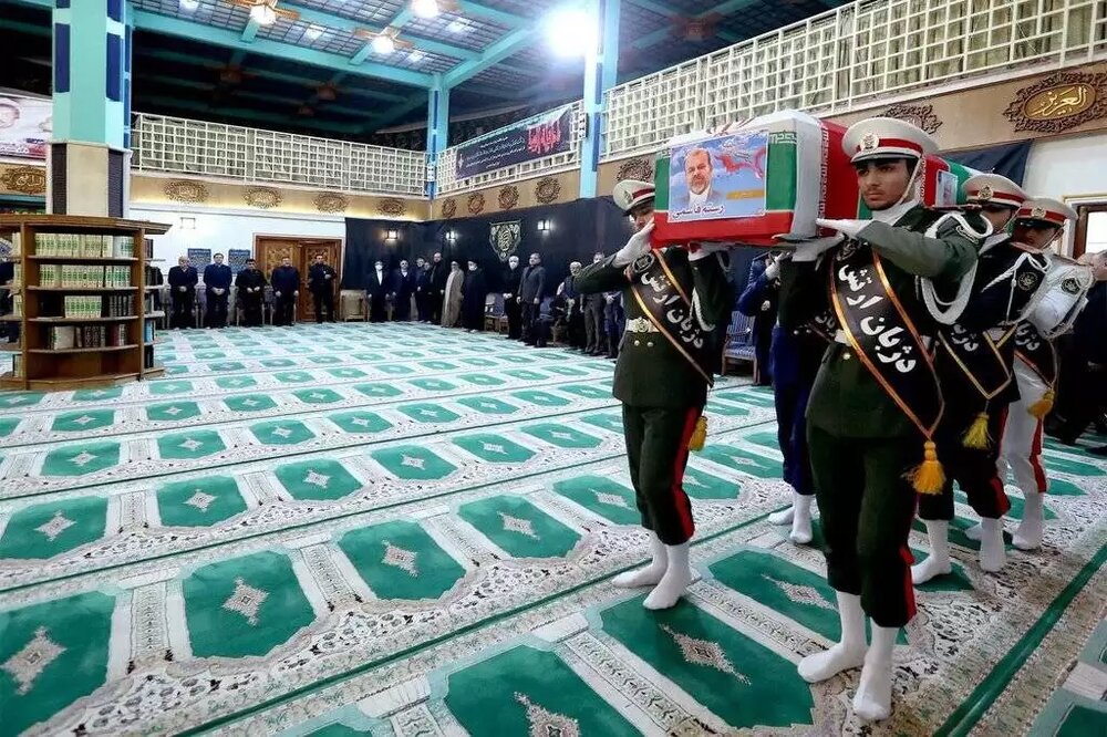 رئیسی و برخی اعضای کابینه هم بودند / وداع با پیکر رستم قاسمی در نهاد ریاست جمهوری + عکسها