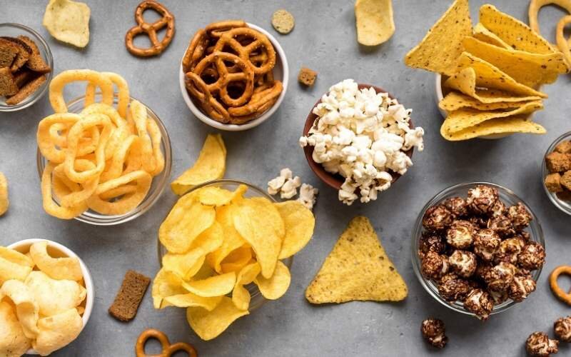 احتیاط کنید؛ این خوراکیها گلودرد را بدتر میکنند