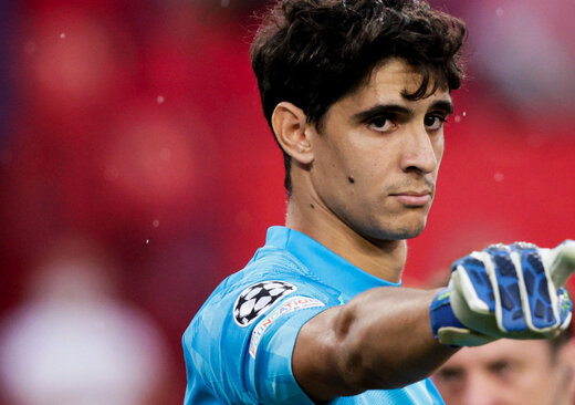 ببینید | وقتی پسر پدیده جام جهانی میکروفن را با بستنی اشتباه گرفت!