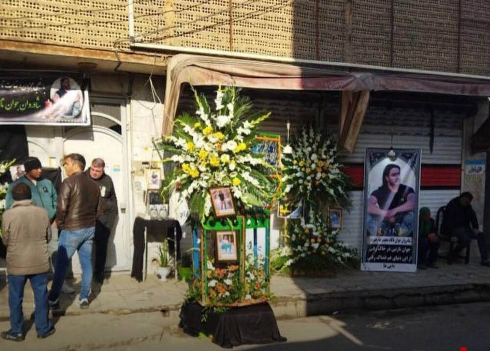 شعارنویسی و هجوم با سنگ به منزل مسکونی خانواده مجیدرضا رهنورد در مشهد + عکس