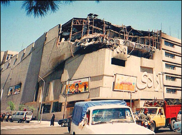 از سوختن سینما آزادی تا تغییر کاربری عصر جدید و ادامه فعالیت مولنروژ از سوختن سینما آزادی تا تغییر کاربری عصر جدید و ادامه فعالیت مولنروژ