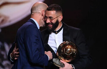 عکس | واکنش کنایهآمیز بنزما به تصمیم زیدان عکس | واکنش کنایهآمیز بنزما به تصمیم زیدان