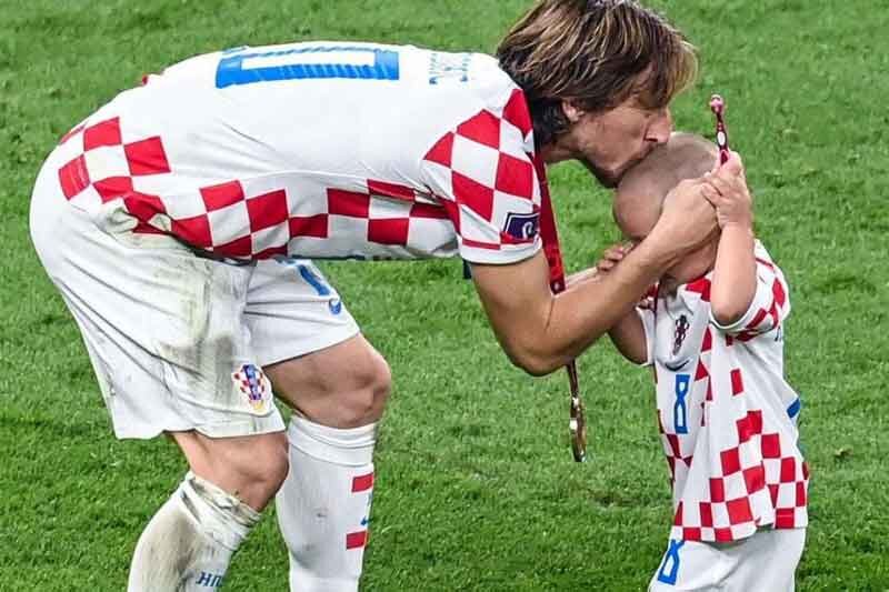 ببینید | قشنگ‌ترین و احساسی‌ترین صحنه دیدار رده بندی جام جهانی
