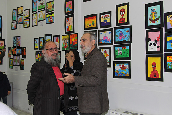 نقاشی یک رویای بی پایان است و وارد دنیای زیبای خیال پردازی و سکوت و آرامش می شوید