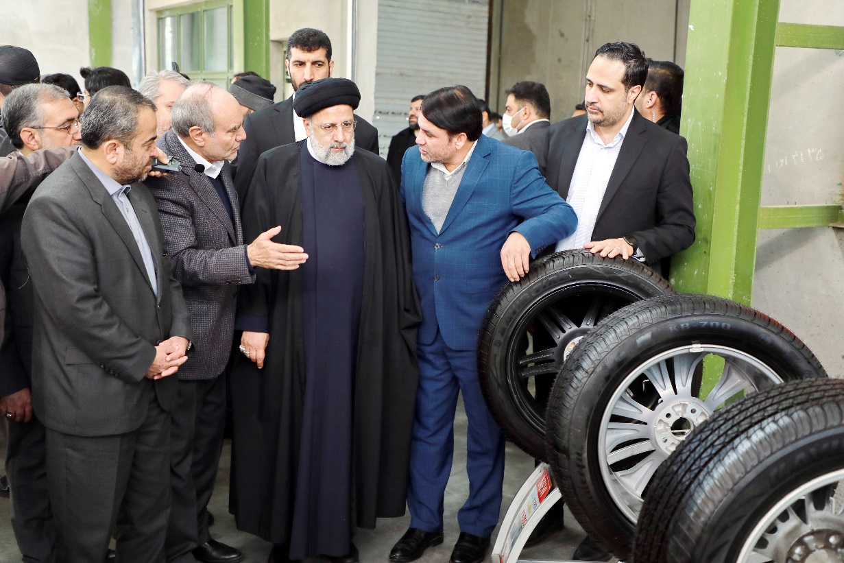 عملیات اجرایی تولید سالانه ۵۰ هزارتن تایرسنگین و فوقسنگین معدنی و راهسازی در «کویرتایر» آغاز شد