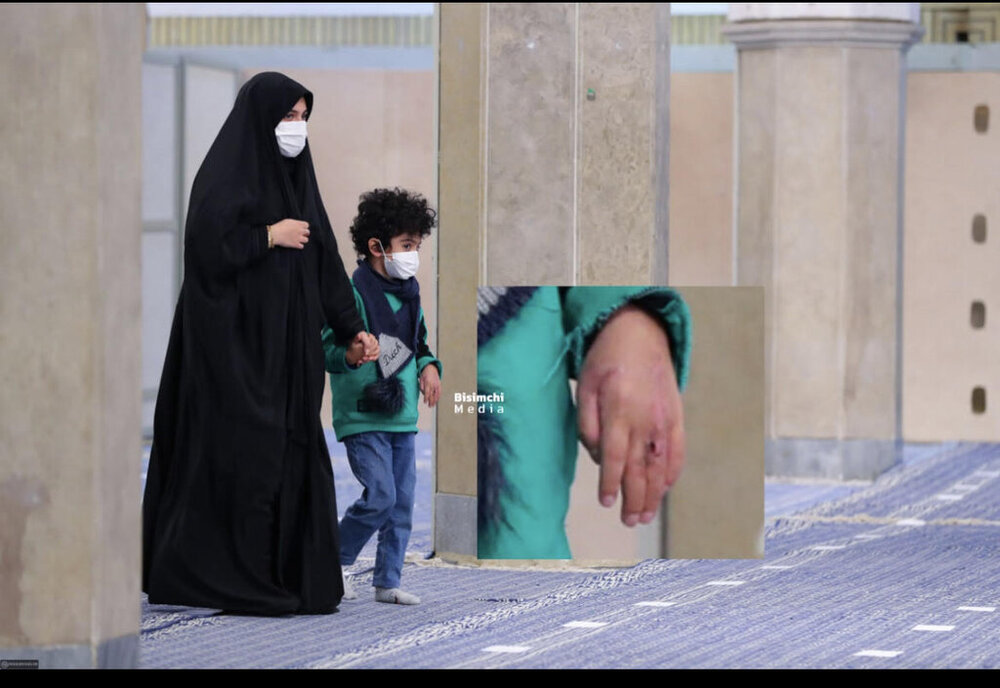 حضور «آرتین» در دیدار رهبری با خانواده شهدای حادثه تروریستی شاهچراغ + عکسها