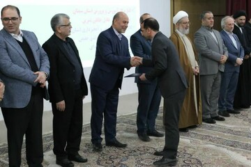 کسب رتبه برتر اقدام پژوهشی اداره کل منابع طبیعی و آبخیزداری در بین دستگاه های اجرایی استان سمنان کسب رتبه برتر اقدام پژوهشی اداره کل منابع طبیعی و آبخیزداری در بین دستگاه های اجرایی استان سمنان