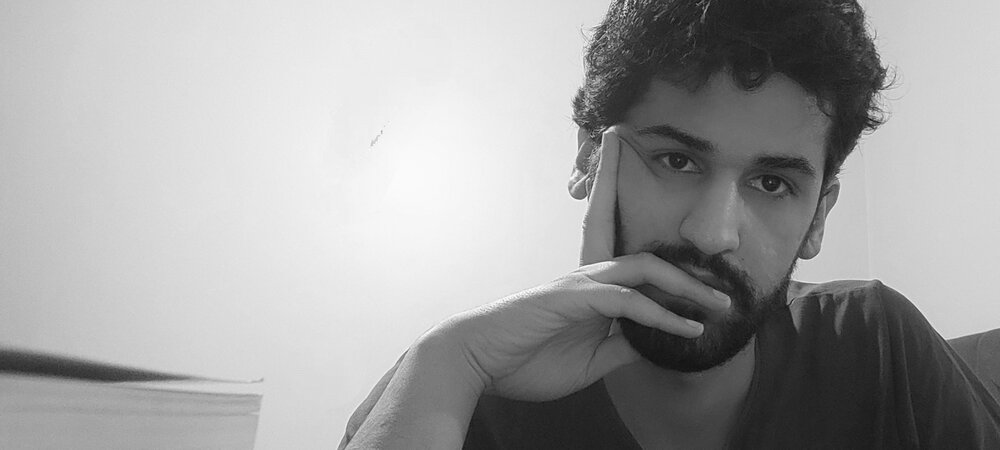 معما و جادو در شهری که عادی نیست/گاهی داستانها نوشته میشوند تا کلمهای را نجات دهند