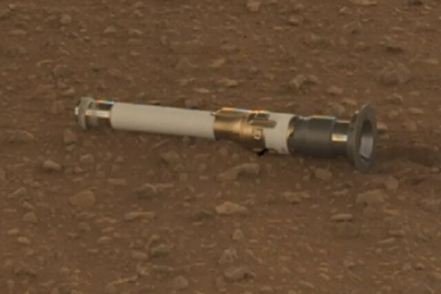 شی گرانبهایی که ناسا روی مریخ قرار داد / عکس