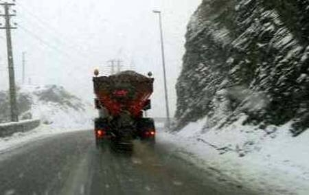 بارش برف و باران در جادههای 21 استان / ترافیک نیمه سنگین در 5 محور
