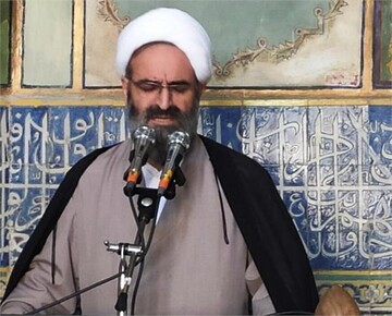 اصحاب رسانه و هنرمندان با تولید و ارائه آثار فاخر، دسیسه دشمنان را خنثی کنند 