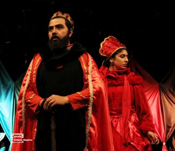 باید دست جوانانی را که به کمک تئاتر آمدند را بوسید / وظیفه ما این است که تئاتر اجرا کنیم