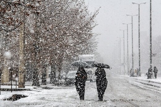 برف و باران در جادههای 9 استان کشور / انسداد 9 محور و کاهش ترددهای جادهای
