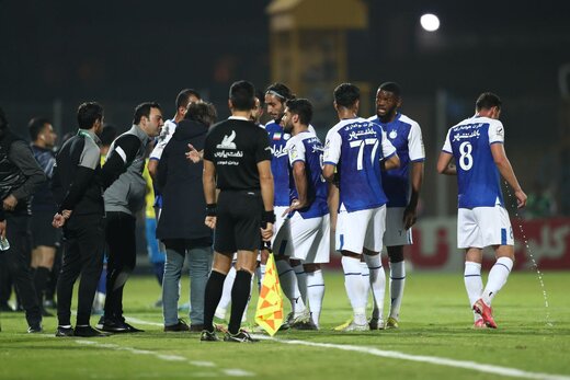 عکس | قضاوت بازی استقلال با ایرپاد!