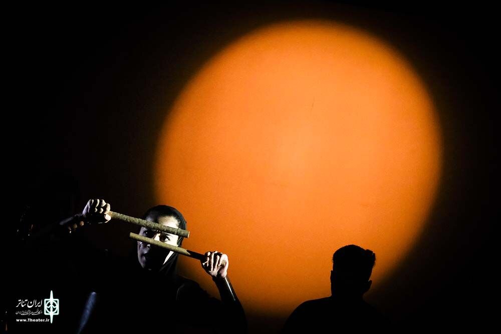 اگر قرار است در این شرایط کسی کار نکندباید همه کار نکنند