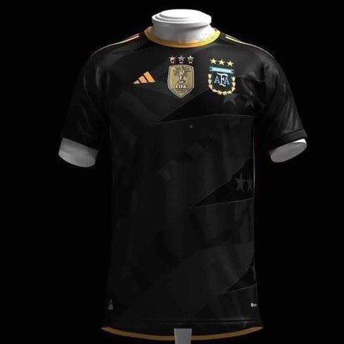 عکس | طراحی جدید آدیداس با الهام از عبای مسی