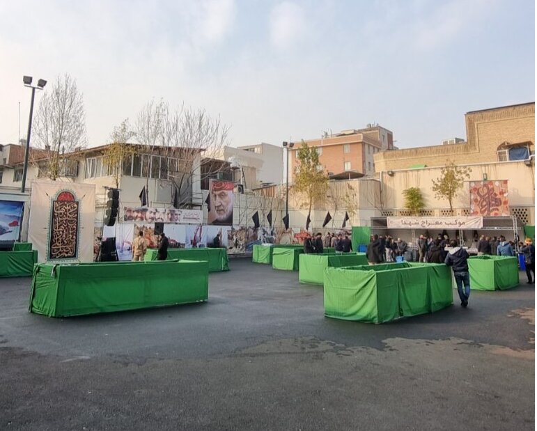 تشییع باشکوه پیکرهای پاک ۲۰۰ شهید گمنام دفاع مقدس در تهران + تصاویر