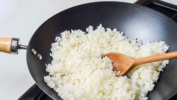 آیا گرم کردن مجدد برنج خطرناک است؟/ بهترین روش برای نگهداری برنج پخته 