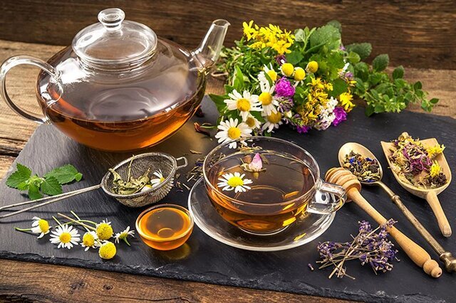 فواید و مضرات مصرف دمنوشهای گیاهی / توصیههای طب سنتی برای پیشگیری و درمان این بیماریها 2