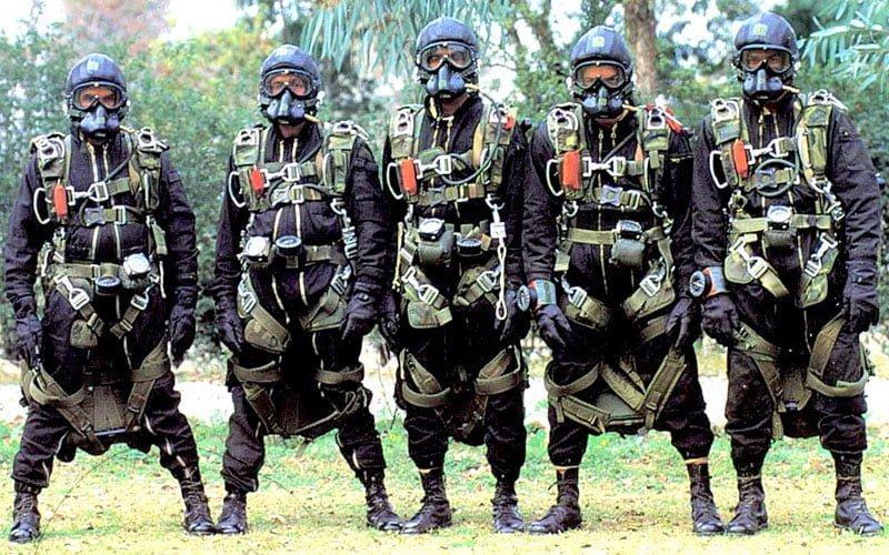 عکس | از فرمان شکار انسان تا خرابکاری حرفهای؛ مشهوترین یگانهای ویژه در دنیا چه میکنند؟