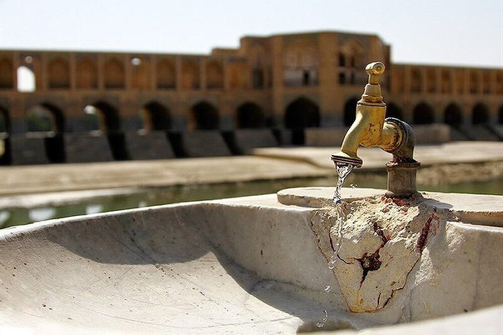 وزیر اسبق نیرو: بحران آب، مسئله‌ای «سهل و ممتنع»/ انتقال آب و شیرین‌سازی، جای اصلاح الگوی کشت را نمی‌گیرد/ بستن شیر آب و تغییر سردوش کافی نیست