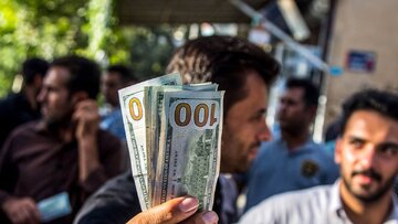 دلار توافقی به کانال ۳۸ هزار تومان رسید دلار توافقی به کانال ۳۸ هزار تومان رسید