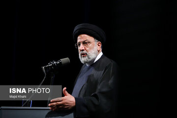 الرئيس الإيراني: إنجازات الصناعات الفضائية دليل على فشل الحظر وجهود عزل إيران
