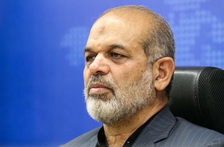 - پیام فوری وزیر کشور به سردار رادان/ تروریست‌ها در دستان فراجا و نیروهای اطلاعاتی-امنیتی گرفتار خواهند شد