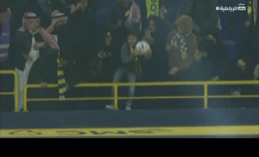 عکس | سورپرایز جالب رونالدو برای دختر عربستانی