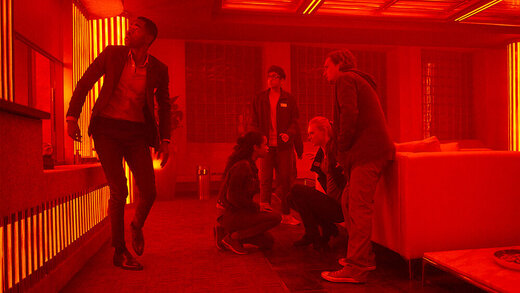 «اتاق فرار» در بوته نقد و بررسی «اتاق فرار» در بوته نقد و بررسی