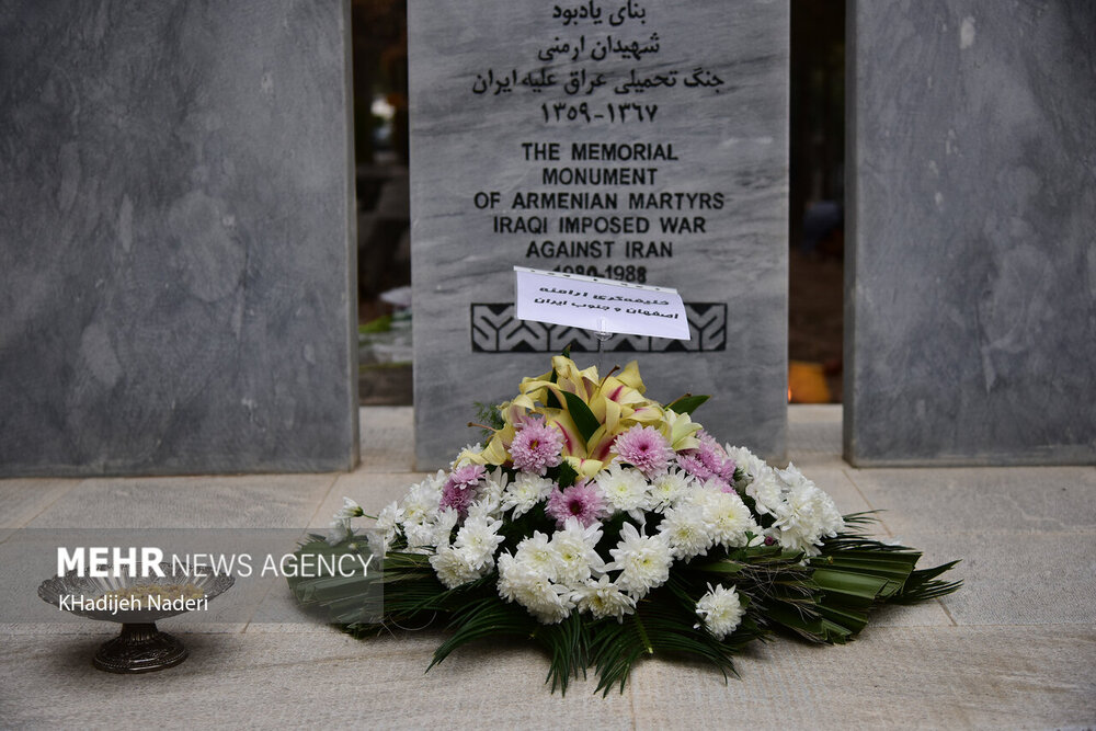 آیین ادای احترام به شهدای ارامنه اصفهان در سال نو میلادی